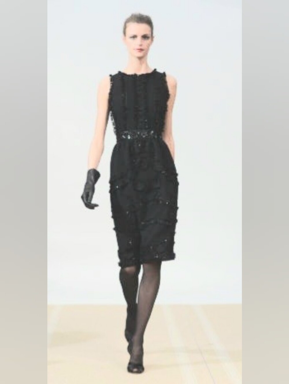 $5,000 OSCAR DE LA RENTA ADOREABLE BLACK LACE CROCHET SILK RUNWAY DRESS S